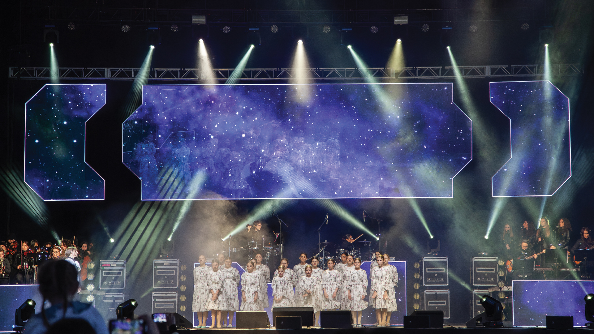 Spotlights That Ignored Their Cues